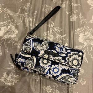🚚MOVING SALE MUST GO Vera Bradley Wristlet